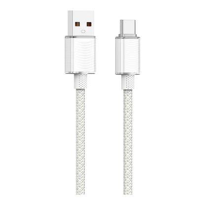 Vista frontal del cable certificado con entrada USB - C para iPhone