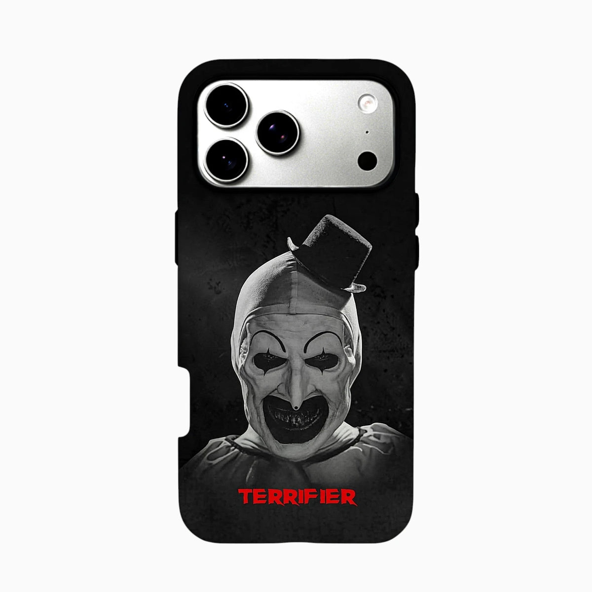 Carcasa TERRIFIER para iPhone con diseño de horror en blanco y negro sobre fondo negro y título rojo.